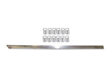 What is the condition of the molding?