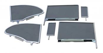 What is included in the glass set?