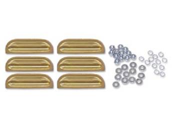 How many pieces are included in the set of fender louvers?